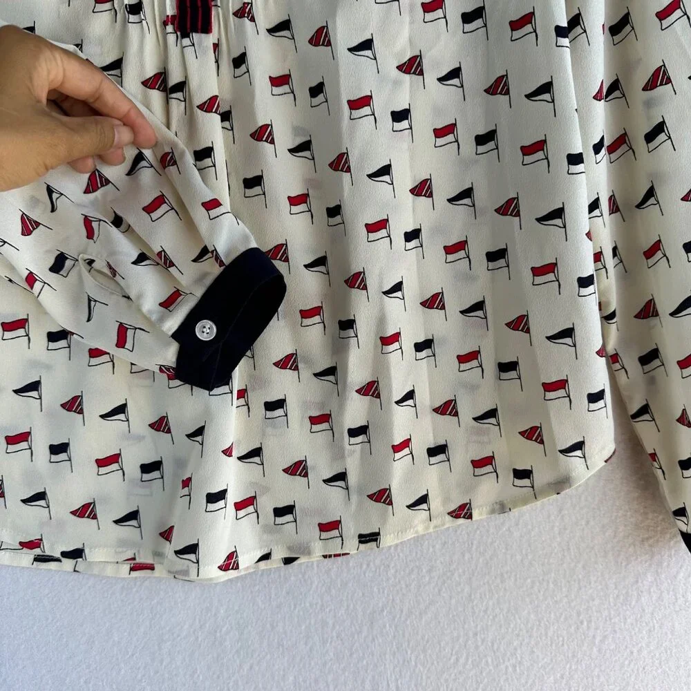 Talbots Shirt Womens Size 6 Petite Small Cream Nautical Coastal Blouse Travel - Picture 6 of 13